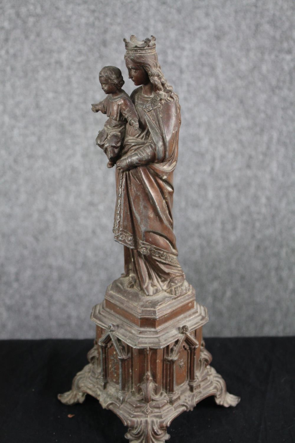 Bronze spelter figure. Madonna and child on a plinth. H.32cm. - Image 3 of 5