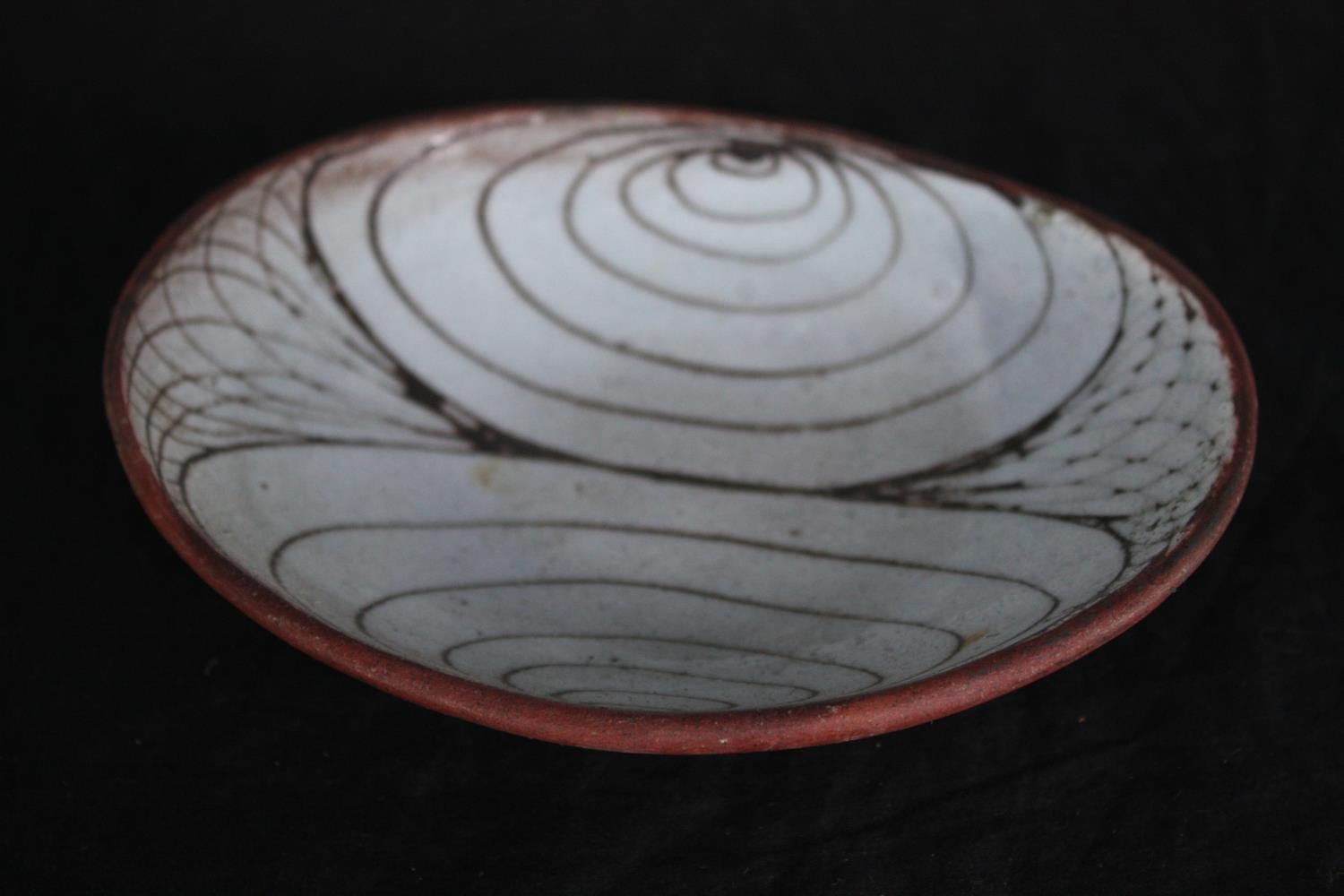 Studio pottery. Three glazed bowls. One decorated with a swan and signed 'R' on the base. L.29 W. - Image 4 of 10