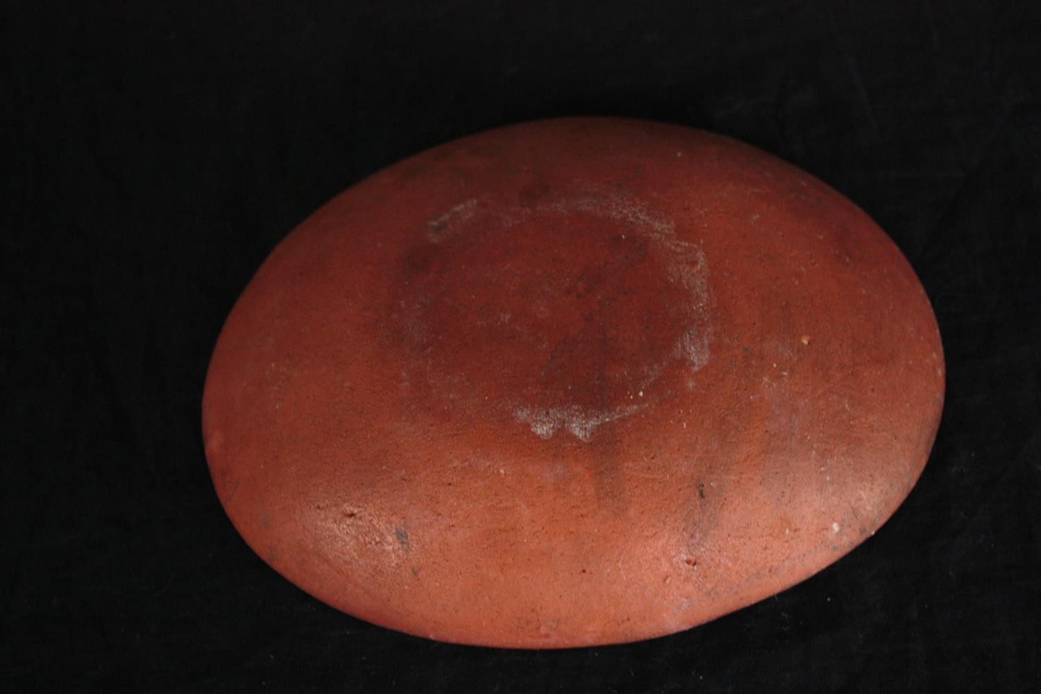 Studio pottery. Three glazed bowls. One decorated with a swan and signed 'R' on the base. L.29 W. - Image 5 of 10