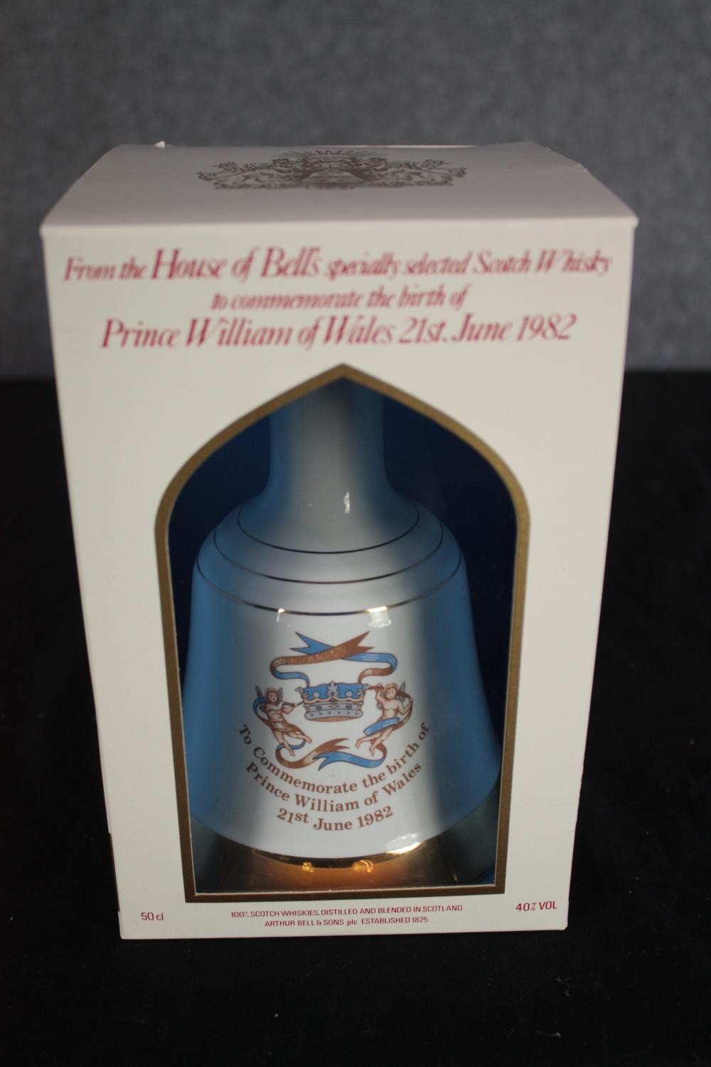 Bell's Whisky. An open box of nine unopened presentation decanter bottles. Special edition, issued - Image 2 of 5