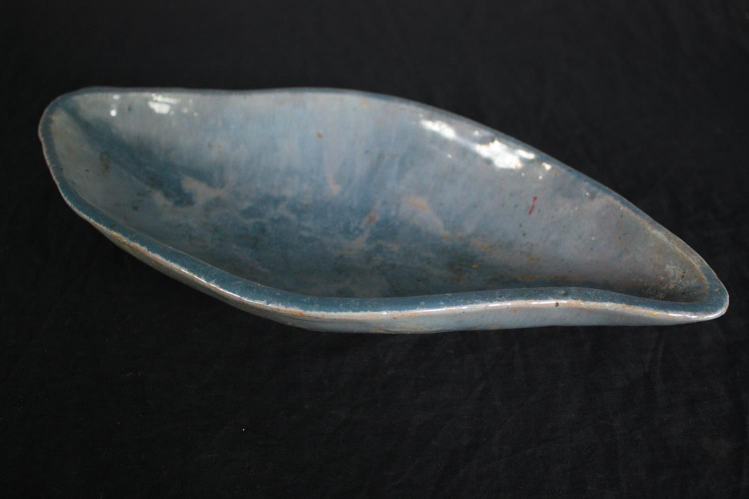 Studio pottery. Three glazed bowls. One decorated with a swan and signed 'R' on the base. L.29 W. - Image 2 of 10