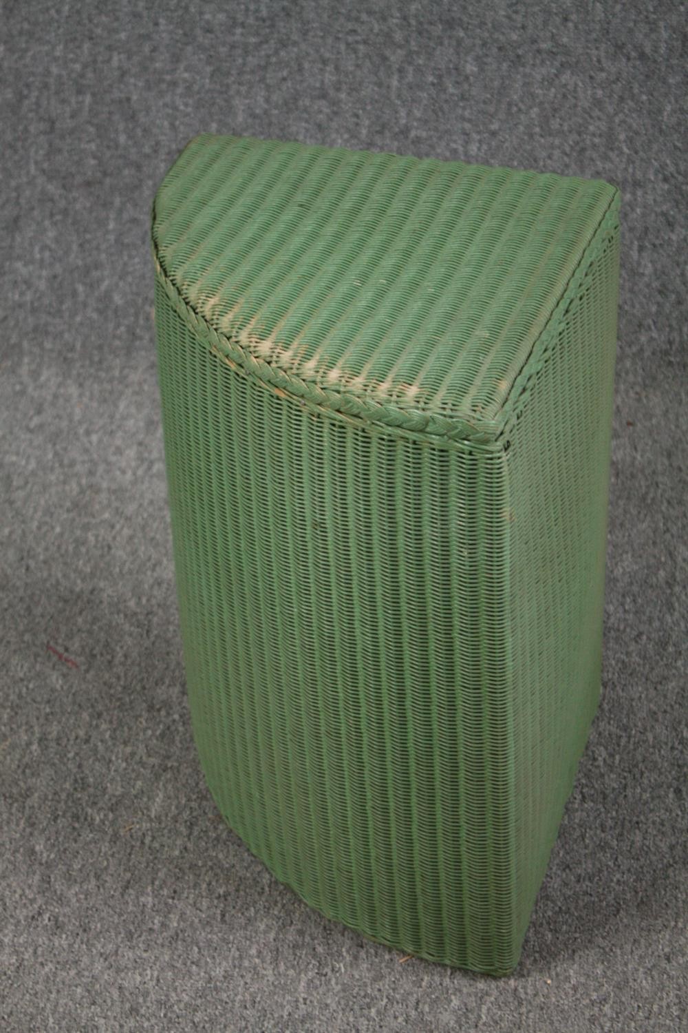 Lloyd Loom basket in light green with label. - Image 2 of 4