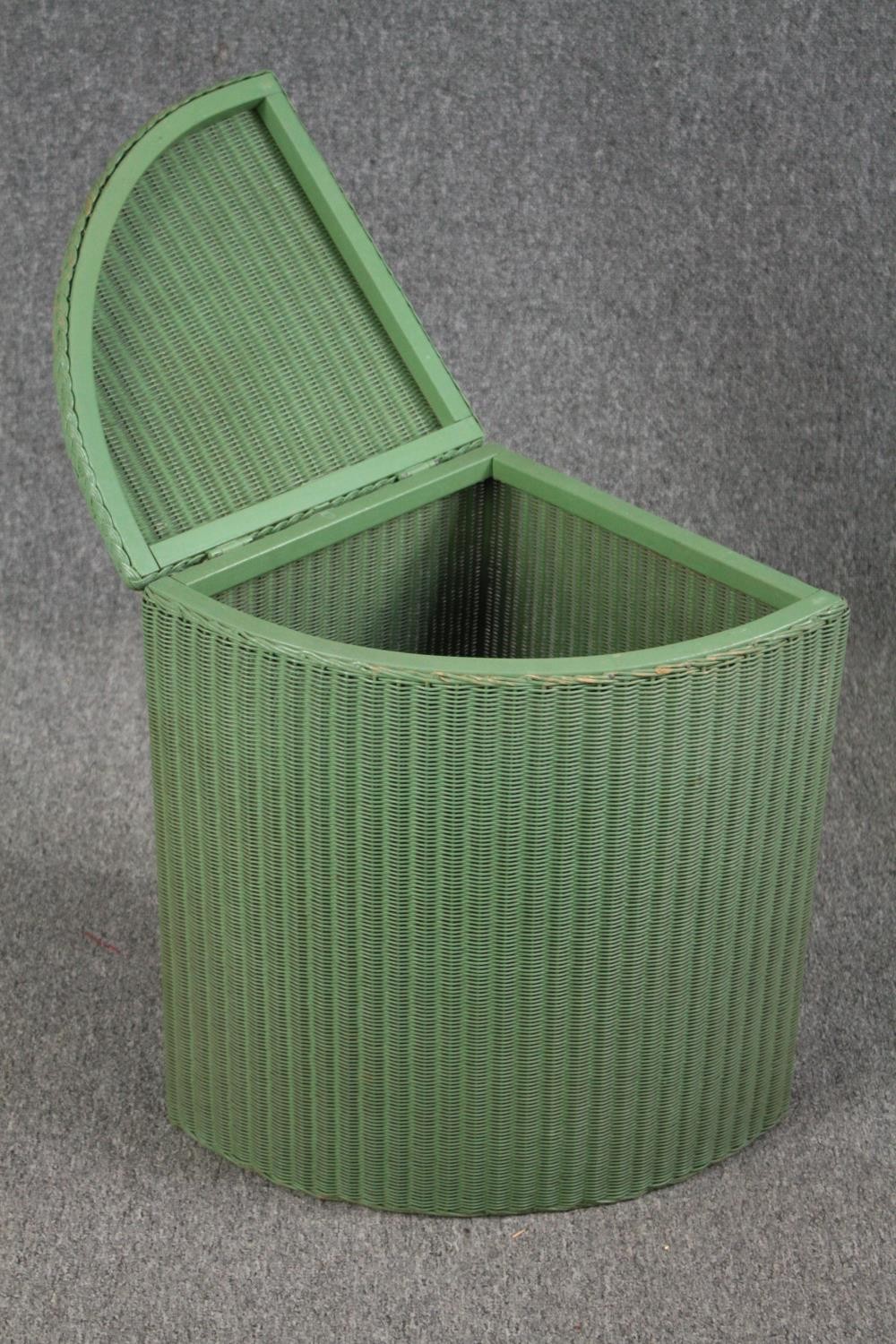 Lloyd Loom basket in light green with label. - Image 3 of 4