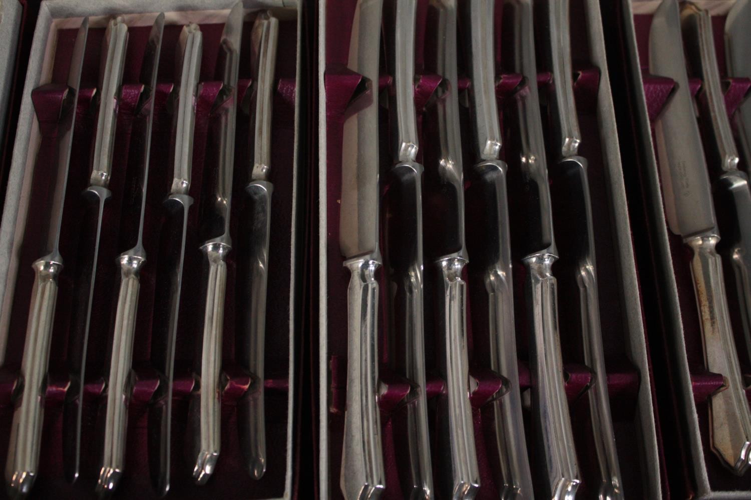 A large collection of Mappin and Webb silver plated cutlery. Housed in their original boxes. - Image 7 of 10