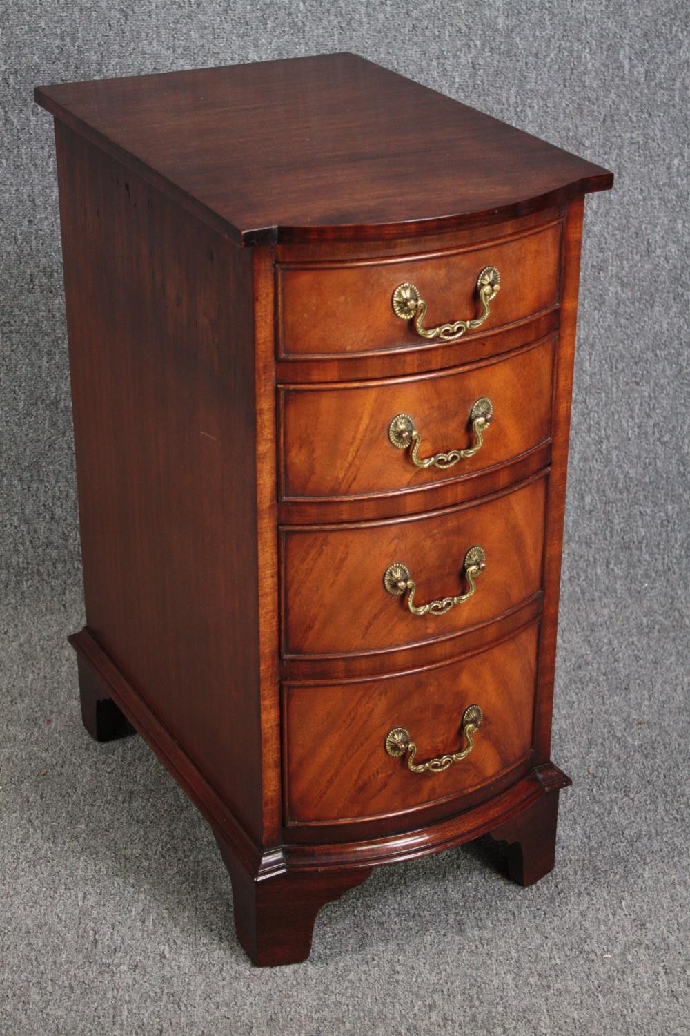 Bedside chests, Georgian style flame mahogany. H.75 W.35 D.53cm (each). - Image 2 of 6