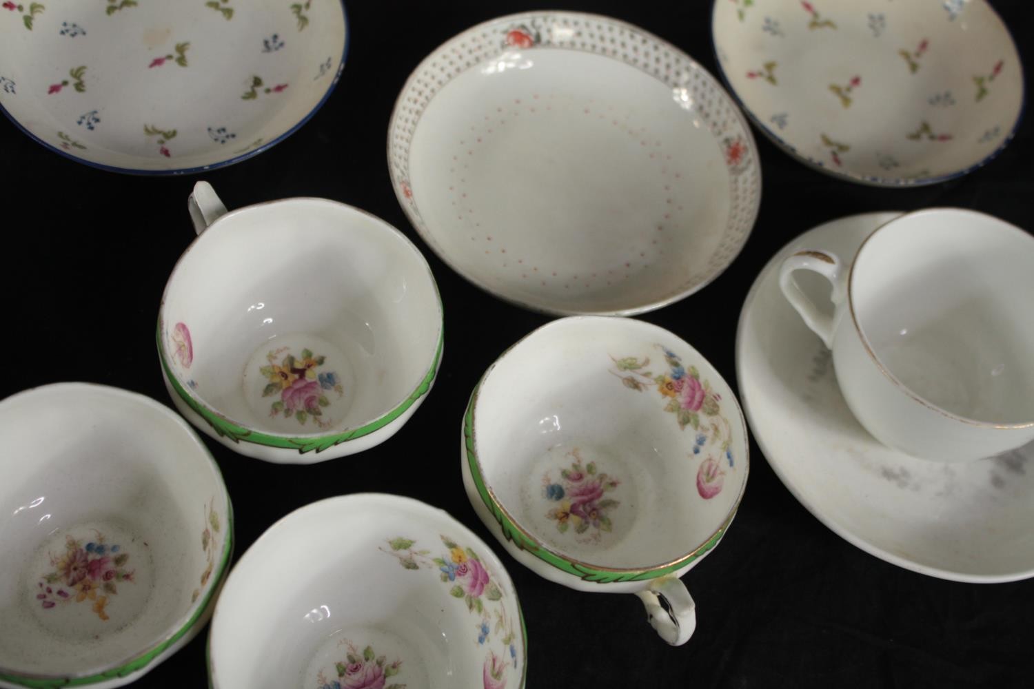 A collection of ceramics and porcelain, including a hand painted pale green and floral design - Image 5 of 8