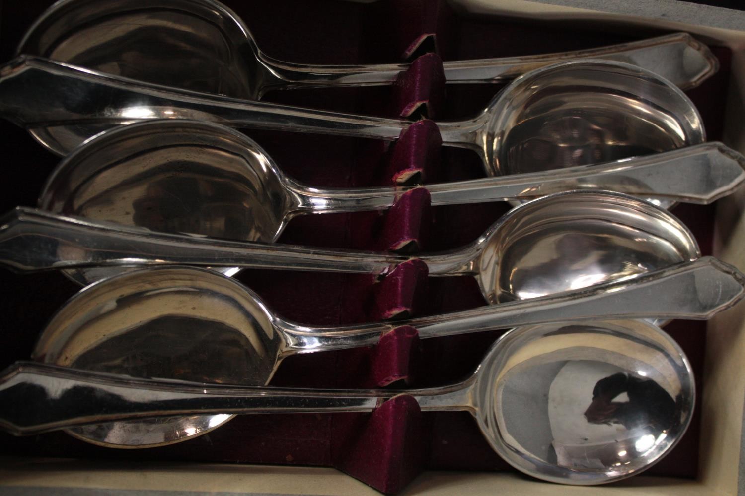 A large collection of Mappin and Webb silver plated cutlery. Housed in their original boxes. - Image 5 of 10