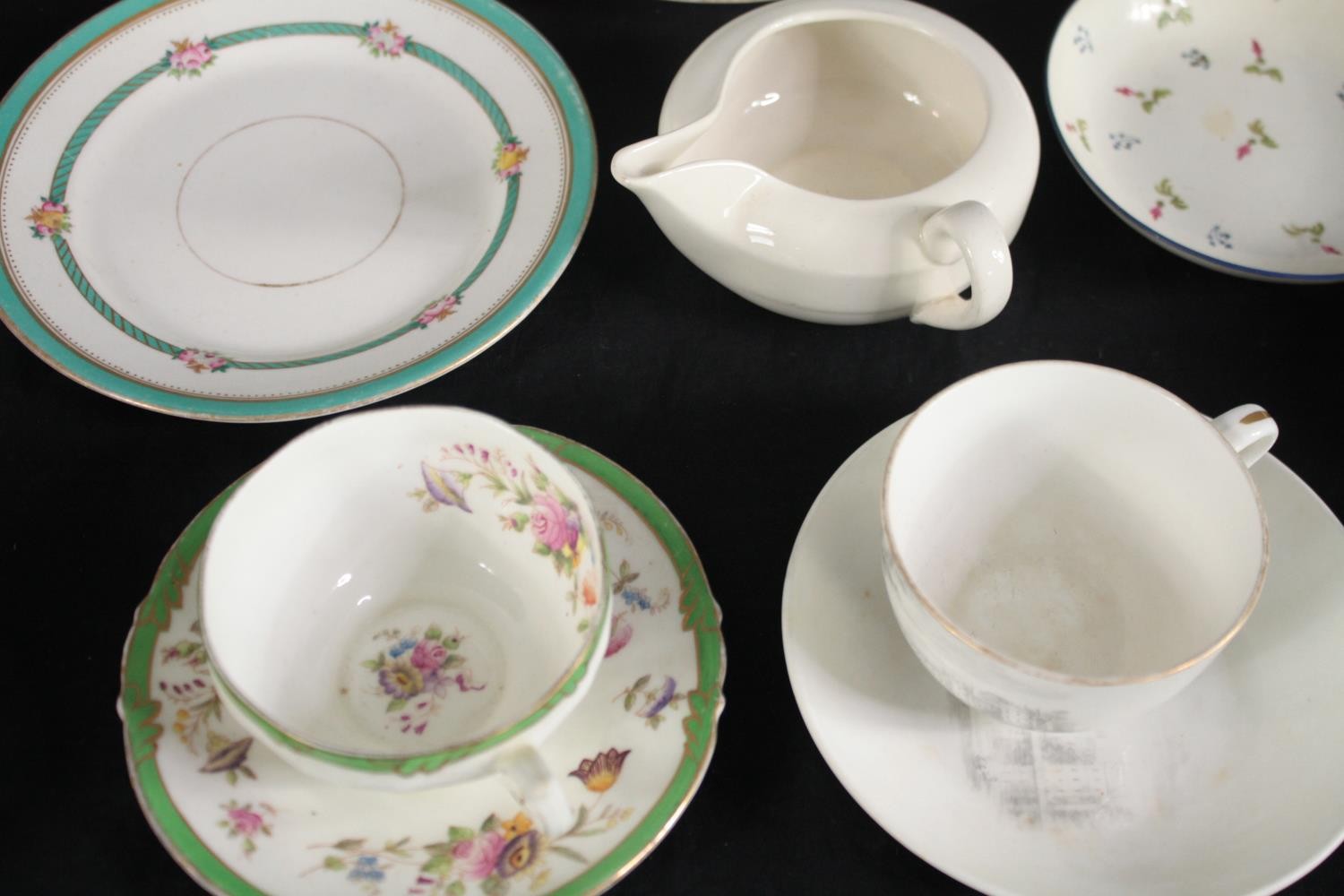 A collection of ceramics and porcelain, including a hand painted pale green and floral design - Image 6 of 8