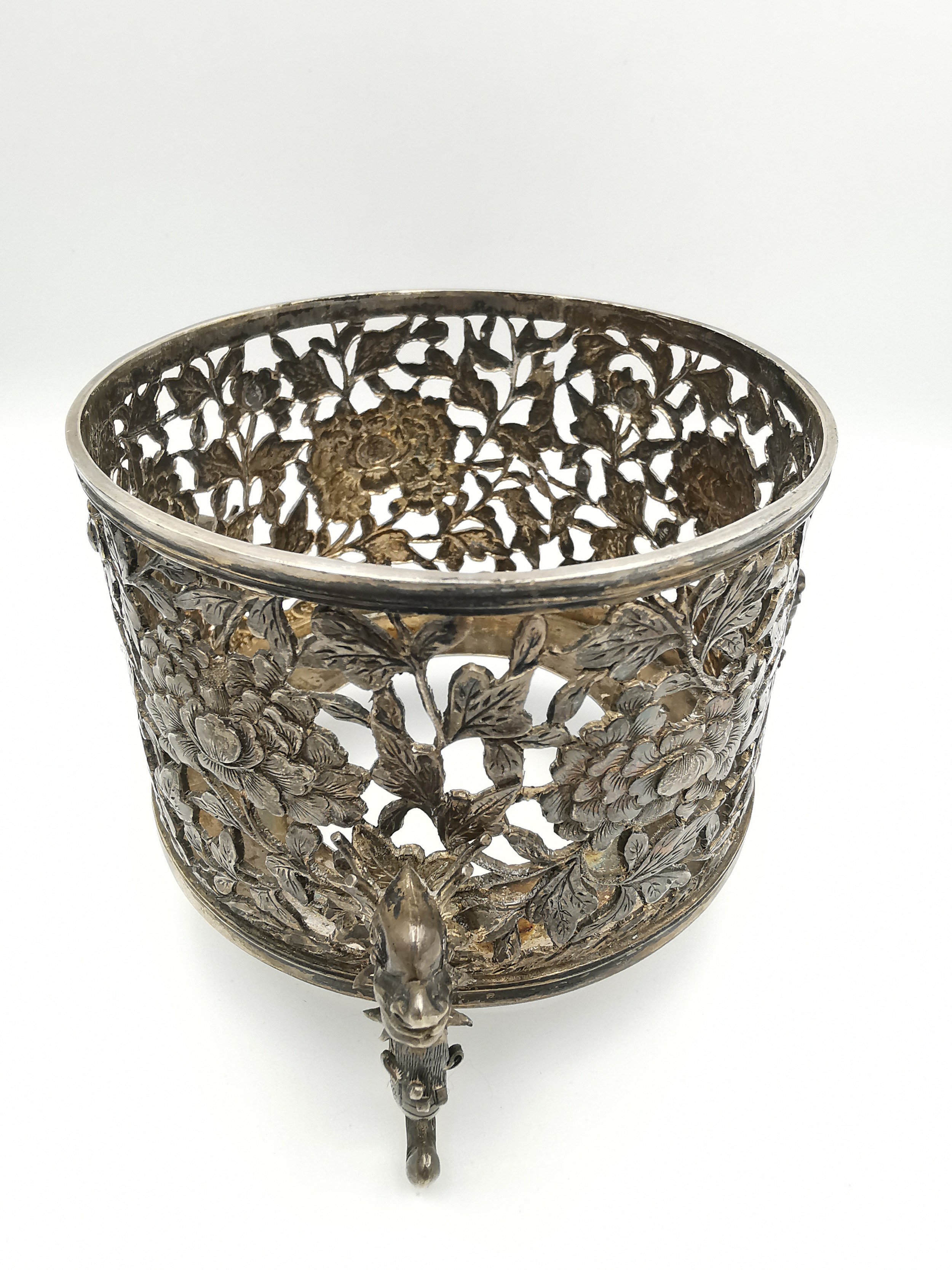 An early 20th century Chinese carved and pierced silver bottle coaster by Wang Hing, decorated - Image 2 of 8