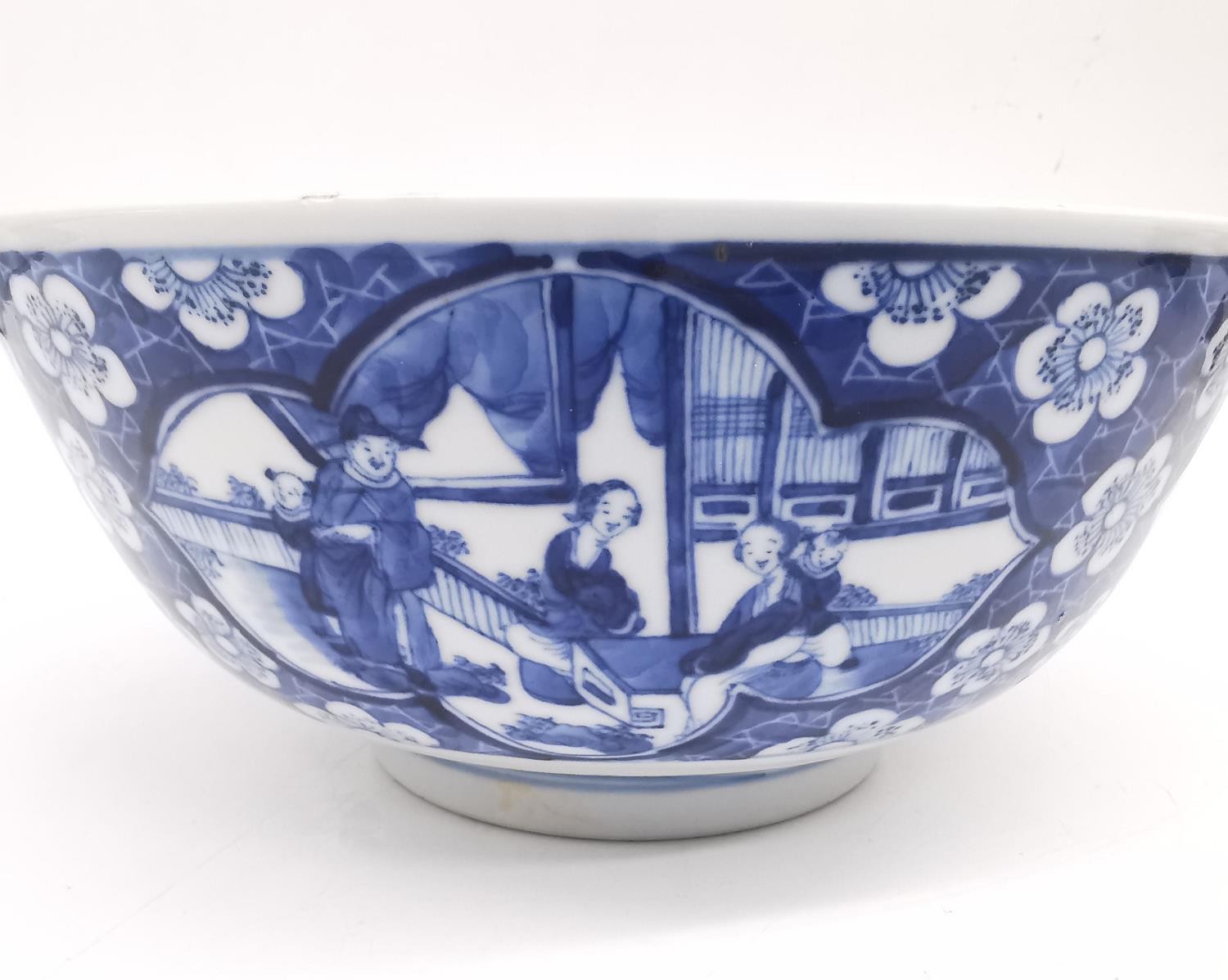 A 19th century Chinese blue and white porcelain footed large bowl with hand painted precious objects - Image 5 of 9