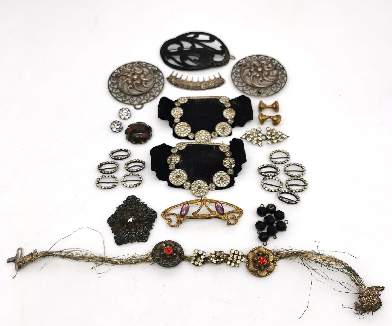 A collection of antique hair pieces and buckles and buttons, including a silver filigree hair - Image 2 of 4