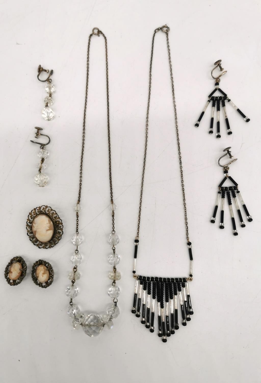 A collection of costume jewellery, including an Art Deco crystal bead necklace and earring set, a - Image 2 of 3