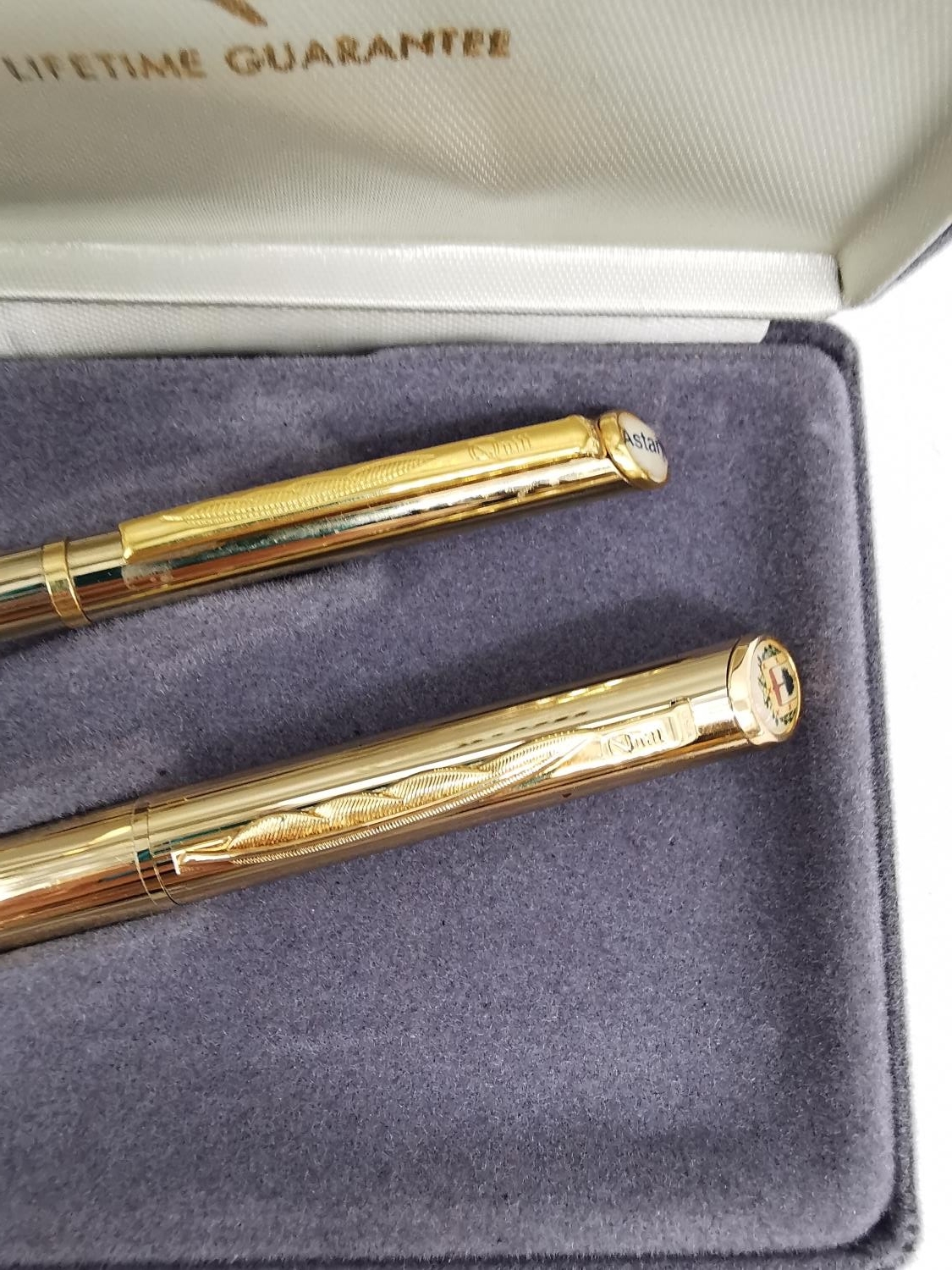 Two cased sets of vintage fountain pens, including a gold plated Schaeffer set with gold plated nibs - Image 12 of 12