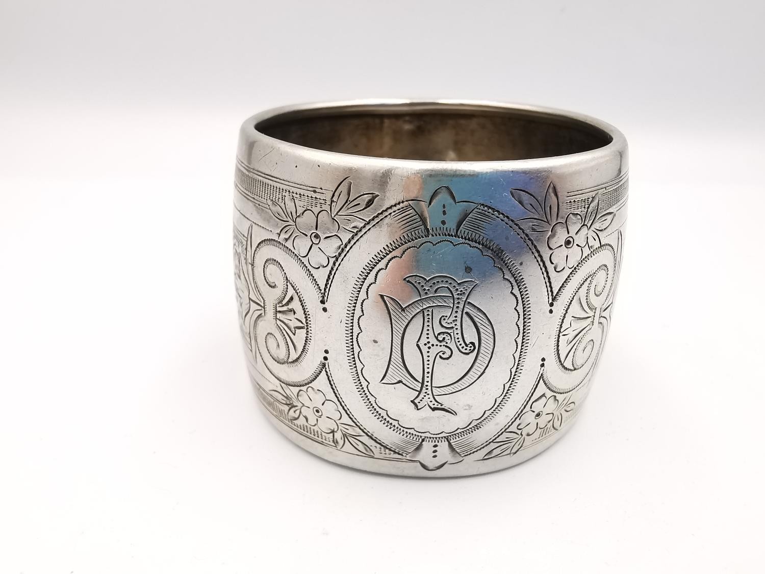 A collection of seven silver napkin rings, including an etched silver napkin ring by Gunther Theodor - Image 6 of 8