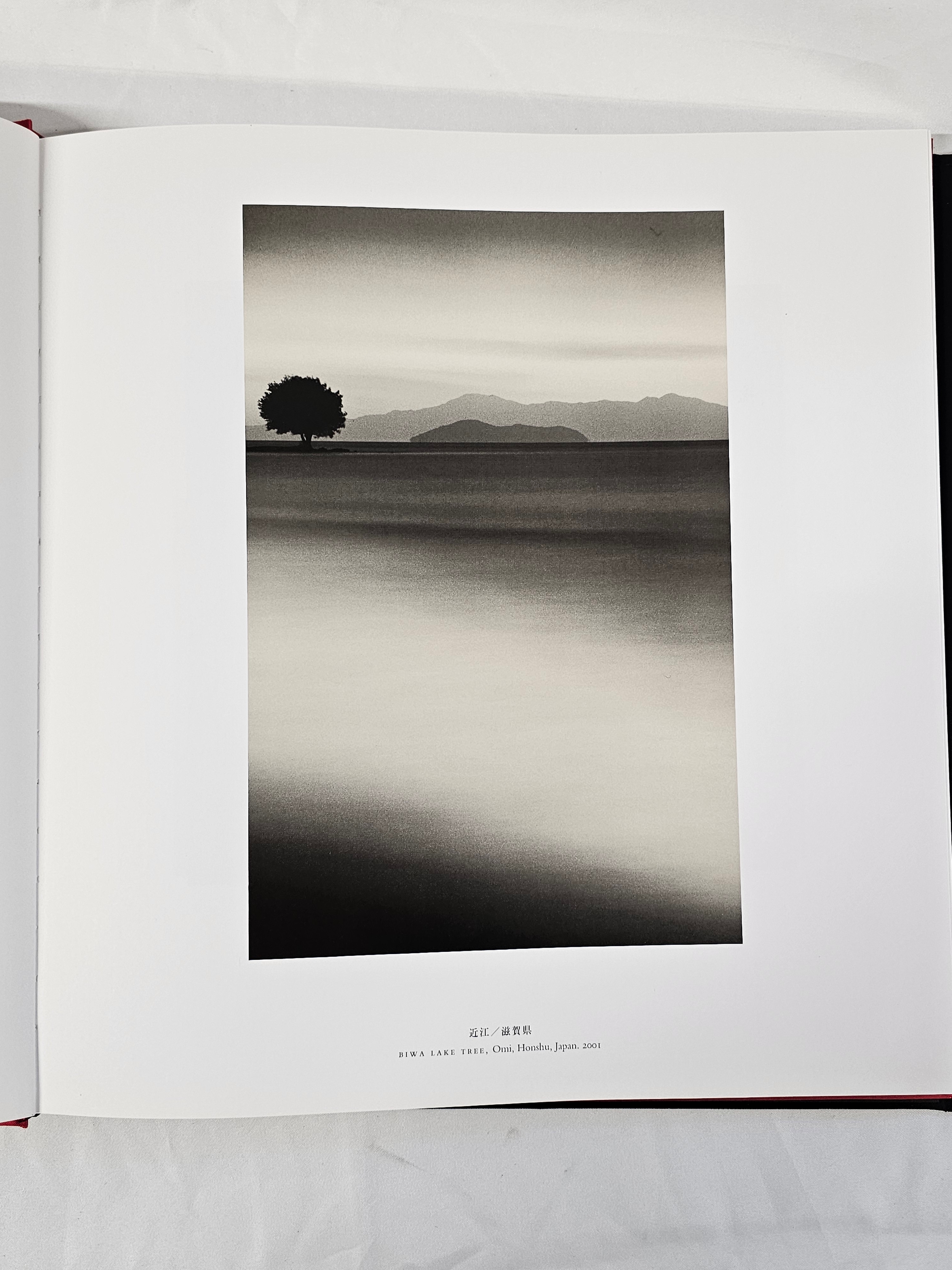 Michael Kenna. Japan. Published by Nazraeli Press, USA. 2003. Introduction by Kotaro Iizawa. 95 - Image 6 of 9