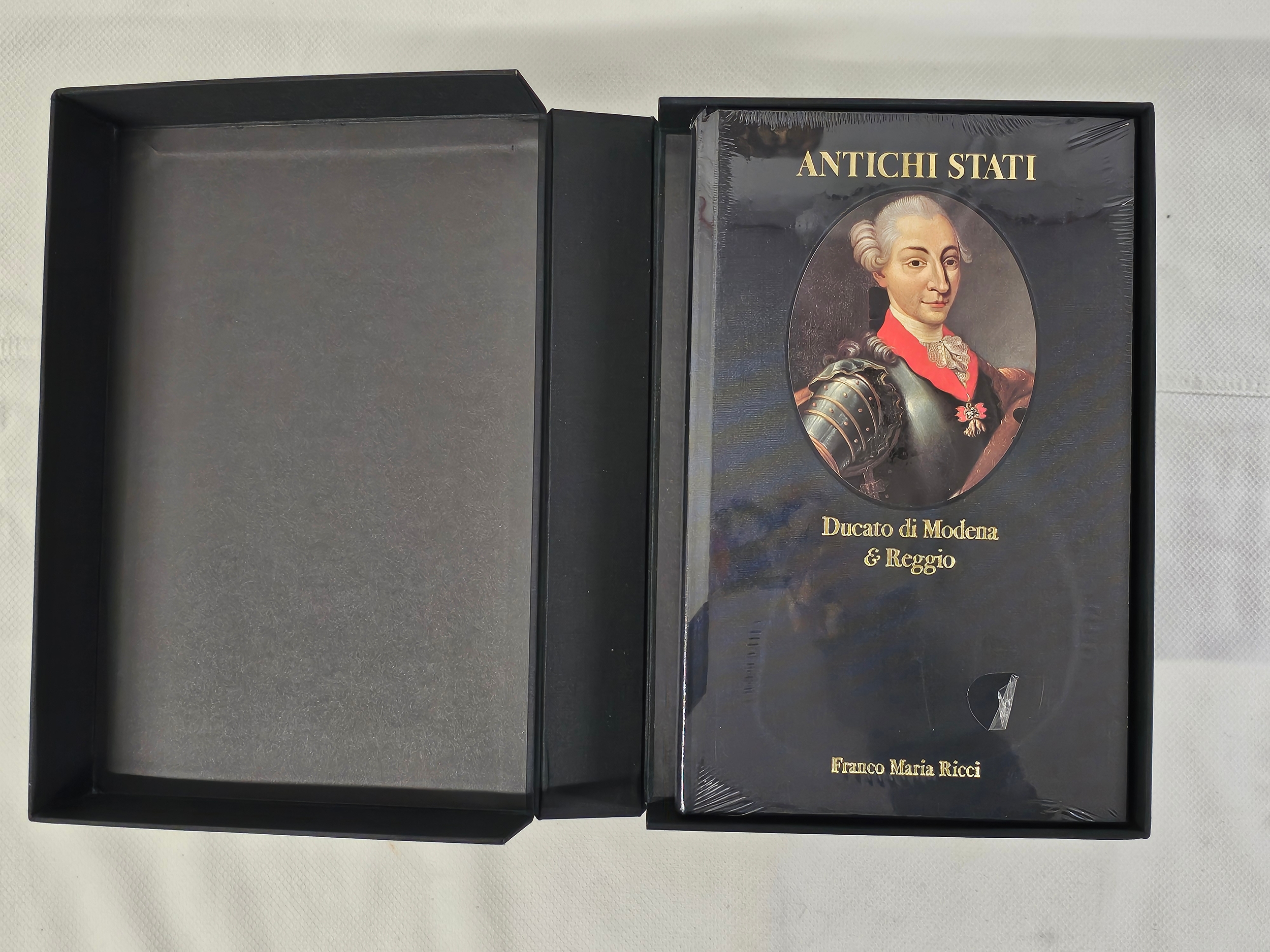 Franco Maria Ricci. A collection of five boxed and sealed books including Antichi Stati Ducato di - Image 3 of 3