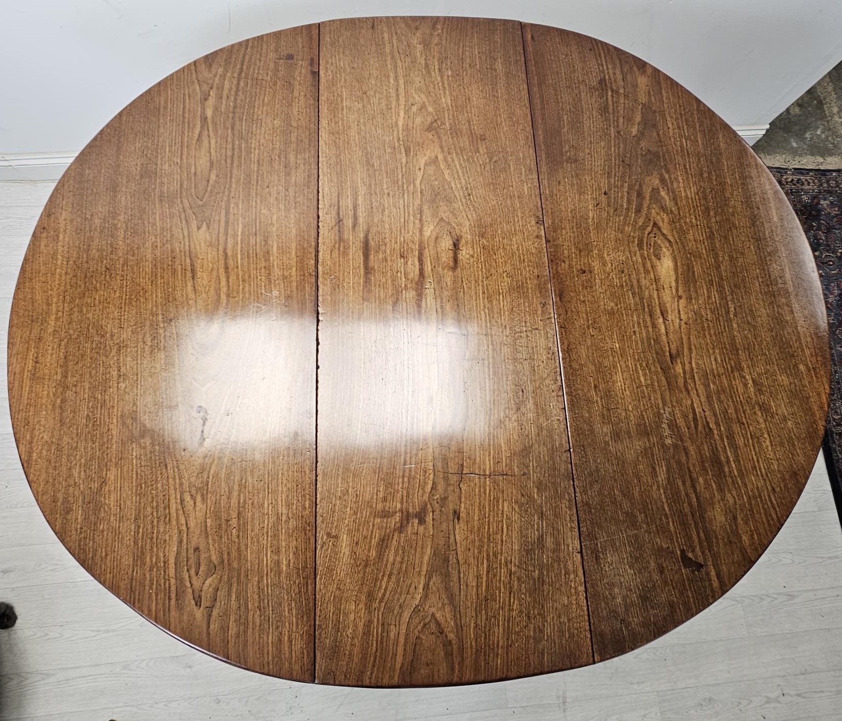 Dining table, Georgian red walnut with drop leaf gateleg action. H.76 W.132 D.116cm. - Image 3 of 6