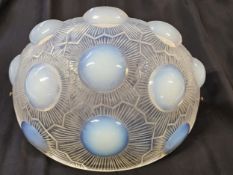 René Lalique, Art Deco opalescent glass wall sconce with 'Soleil' pattern, decorated with relief
