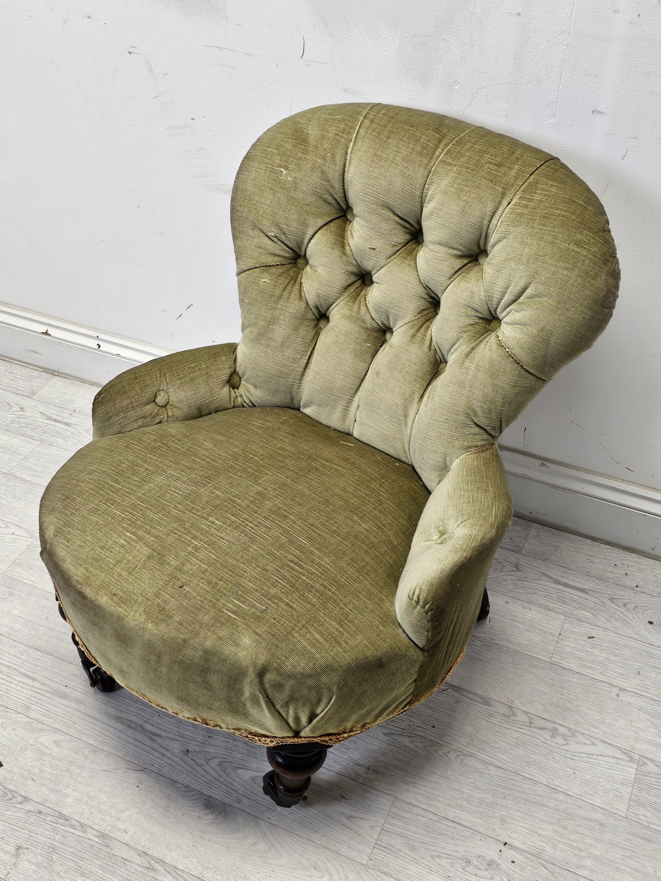 Nursing chair, Victorian in deep buttoned upholstery. H.70 W.60 D.70cm. - Image 2 of 4