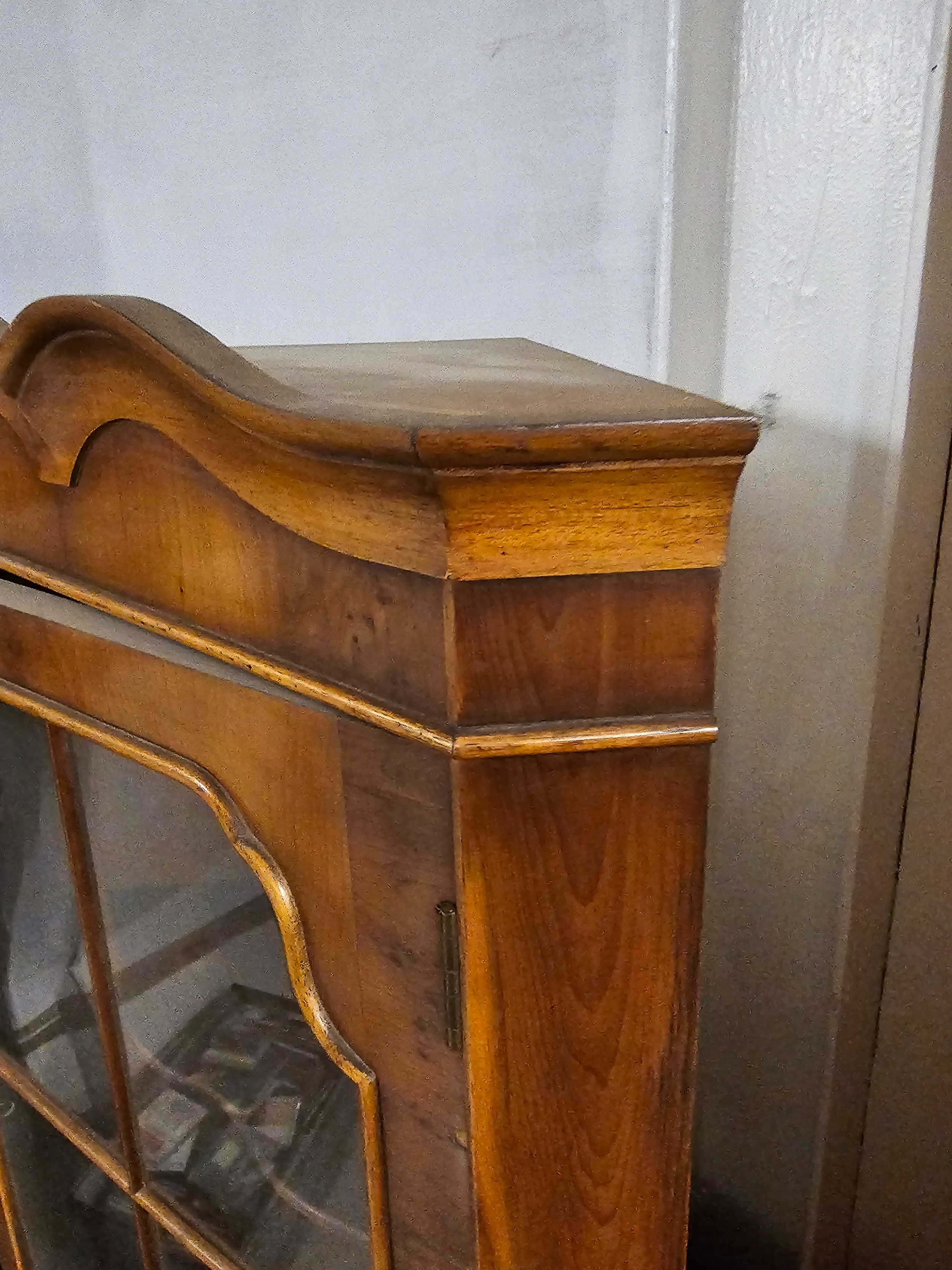 Corner cabinet, Georgian style yew. H.186 W.66 D.35cm. - Image 3 of 3