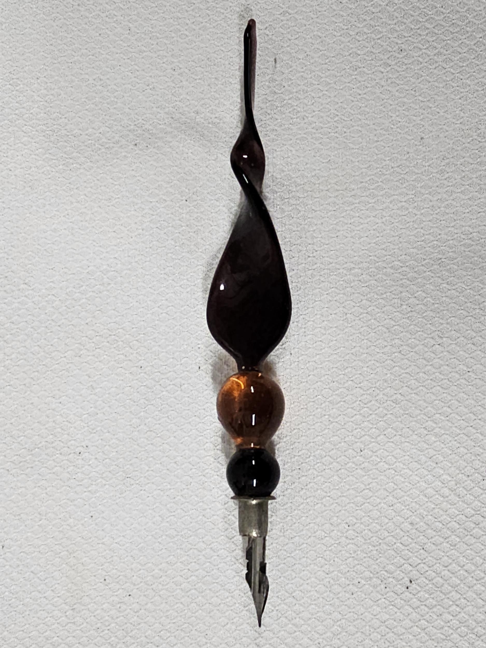 An Art Deco Crown Devon, gilt and abstract design pen stand with twist art glass dip pen. H.20cm. - Bild 5 aus 7