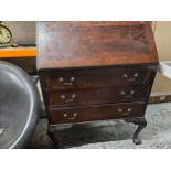 Bureau, Georgian style mahogany. H.103 W.76 D.45cm.