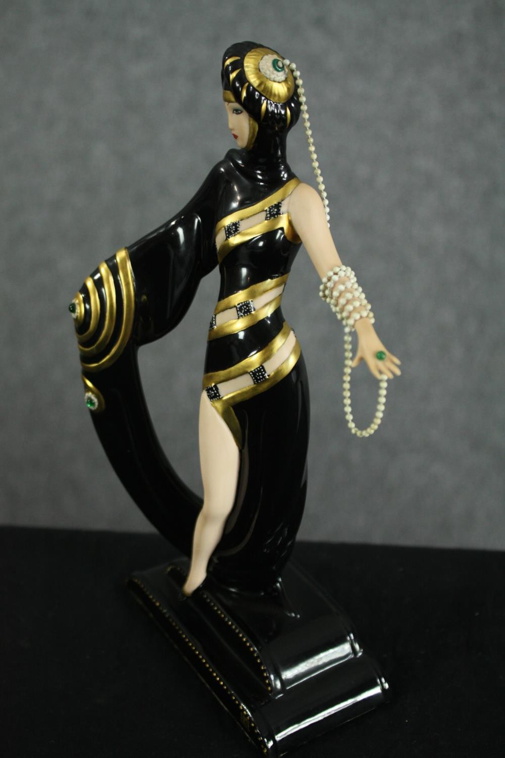 Erte. Franklin Mint. Porcelain figurine. H.26cm. - Image 2 of 6