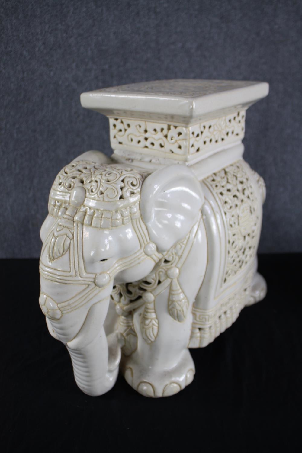 A pair modern oriental style ceramic elephants. Garden stools. H.43cm. - Image 3 of 5