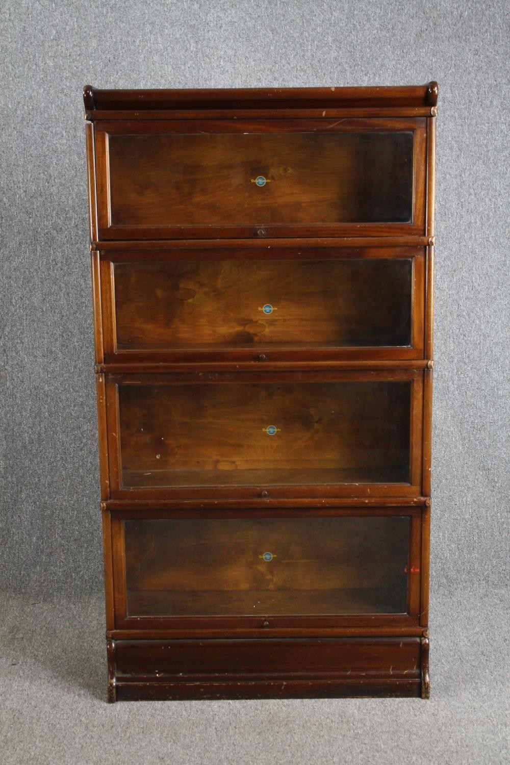 Bookcase, C.1900 mahogany Globe Wernicke in four sections. H.161 W.37 D.32cm.