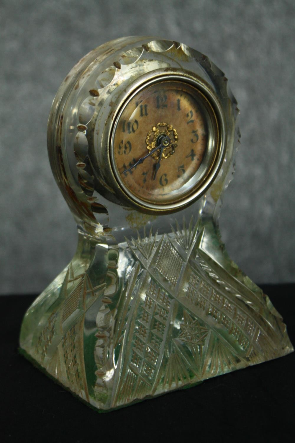 J.D. Bergen cut glass mantle clock. Made in the USA Circa 1900. H.14cm. - Image 2 of 5