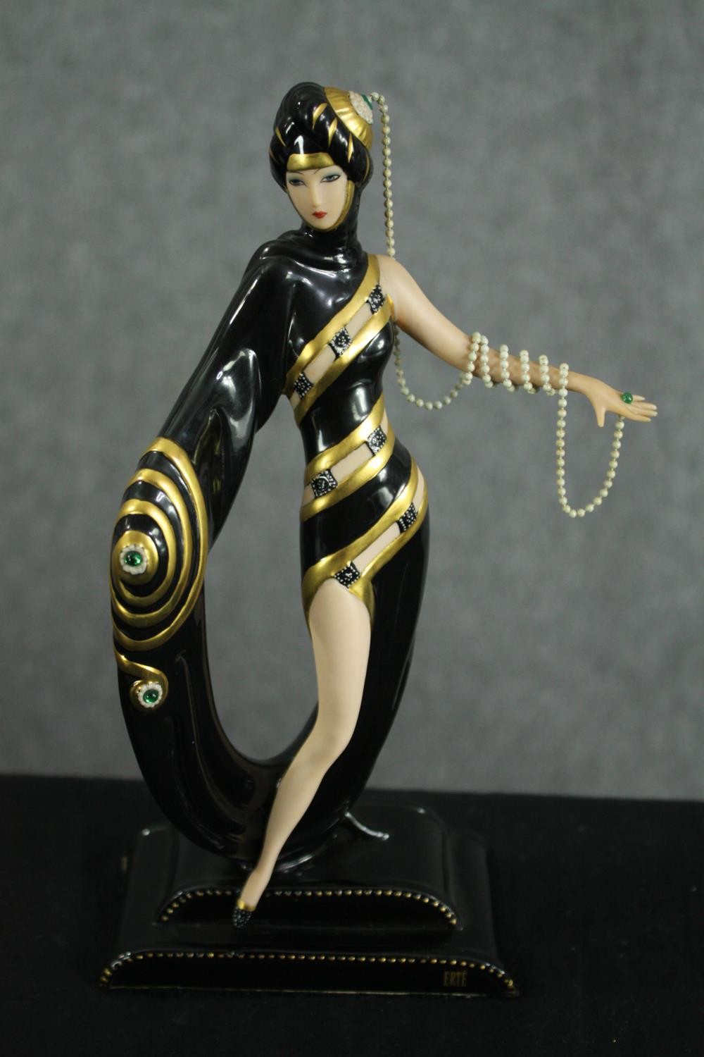 Erte. Franklin Mint. Porcelain figurine. H.26cm.