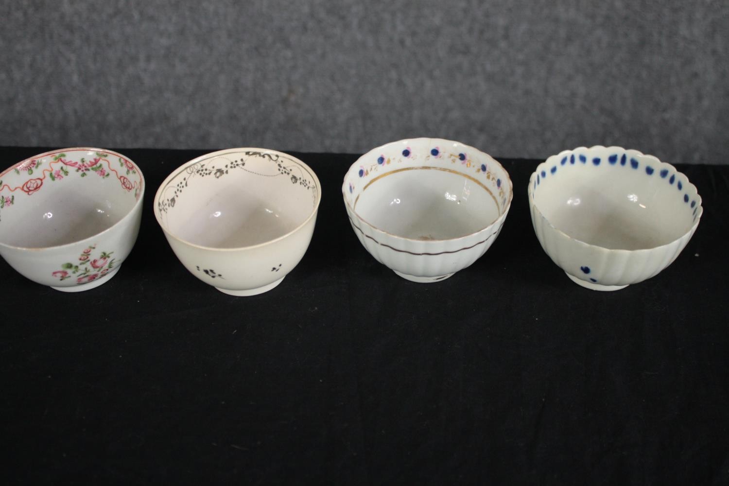 A mixed collection of 19th century cups, tea bowls and saucers. Dia.14cm. (largest) - Image 4 of 7