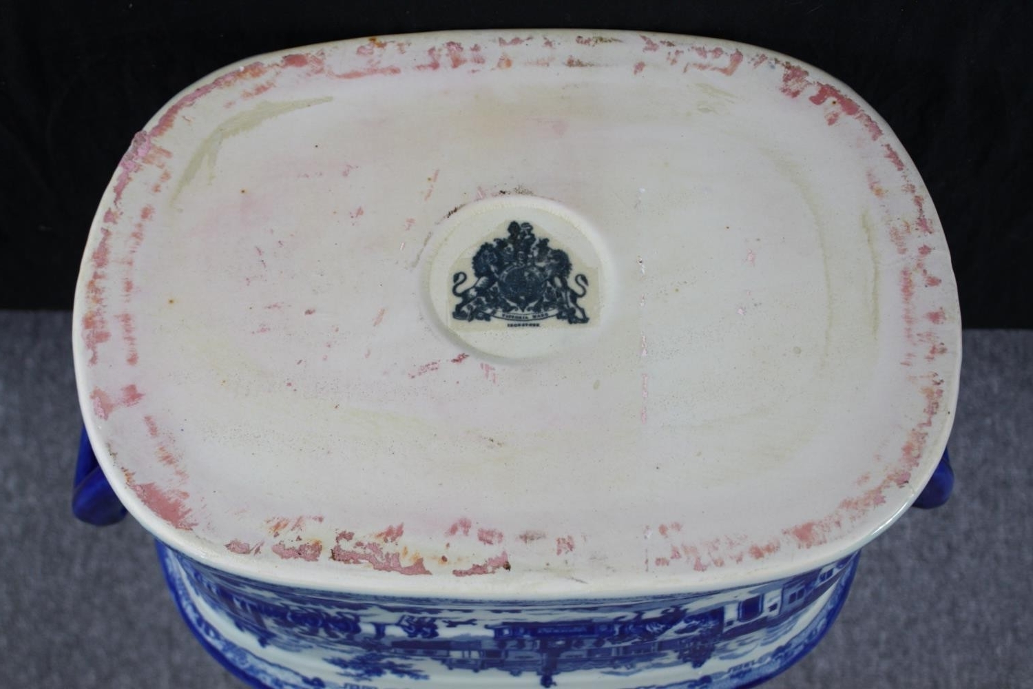 Ironstone planter. Decorated with blue and white transferware. H.22cm. - Image 4 of 4