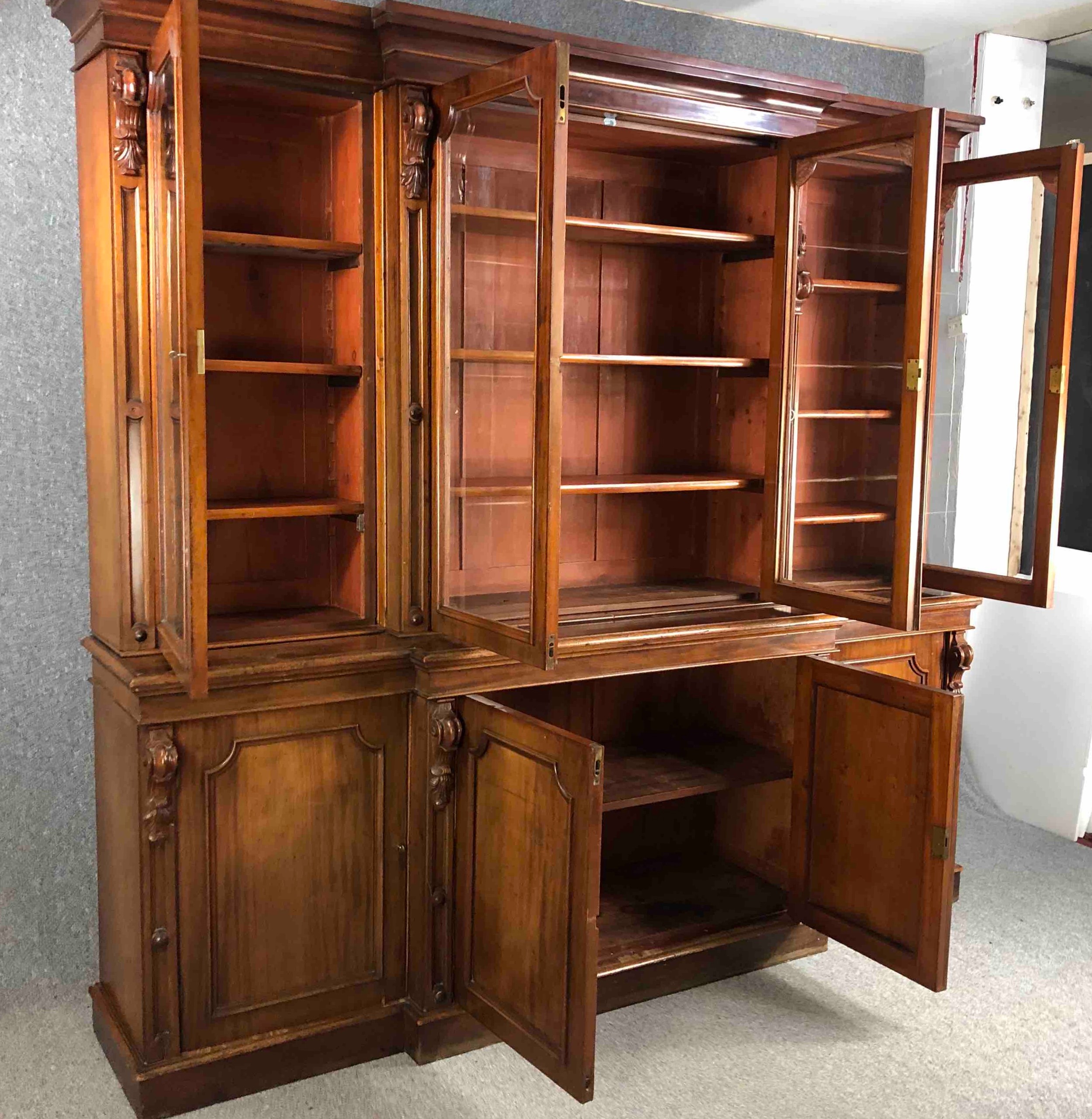 A mid 19th century mahogany breakfront library bookcase. H.234 W.242 D.48cm. (Comes in four sections - Image 7 of 7