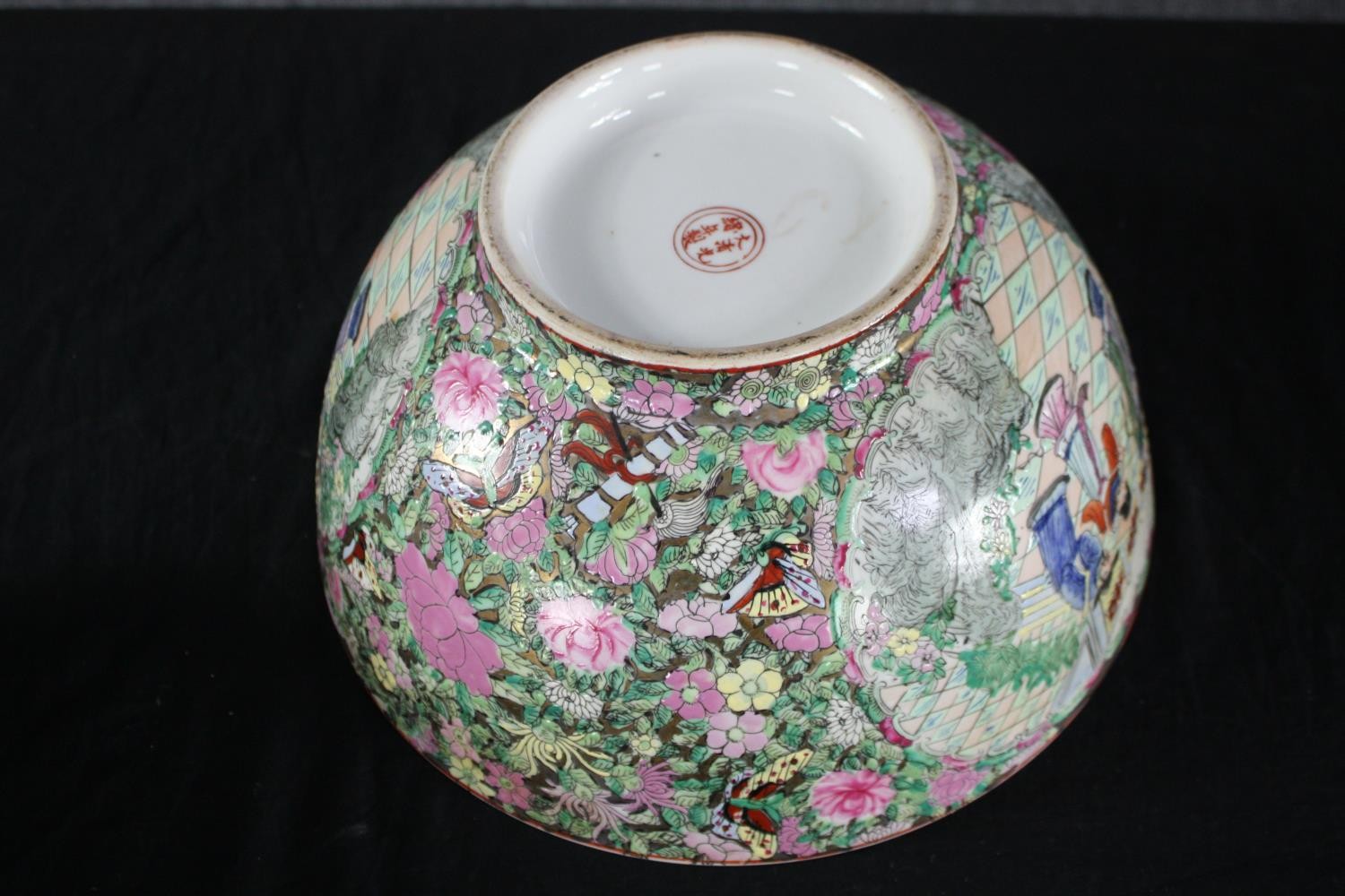 Two twentieth century Japanese Imari bowls and a lidded jar. Dia.31cm. (largest) - Image 6 of 9
