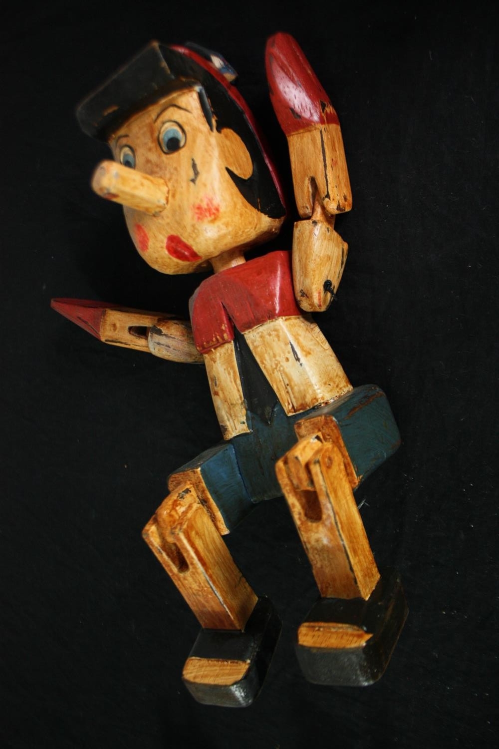Four carved and hand painted Pinocchio puppets. H.30cm. (largest) - Image 5 of 5