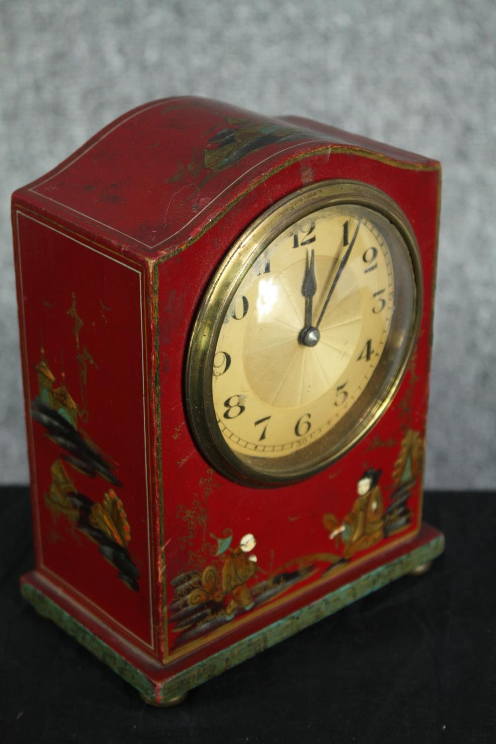 An early twentieth century Chinoiserie mantle clock. In a hand painted and lacquered wooden case. - Image 2 of 6