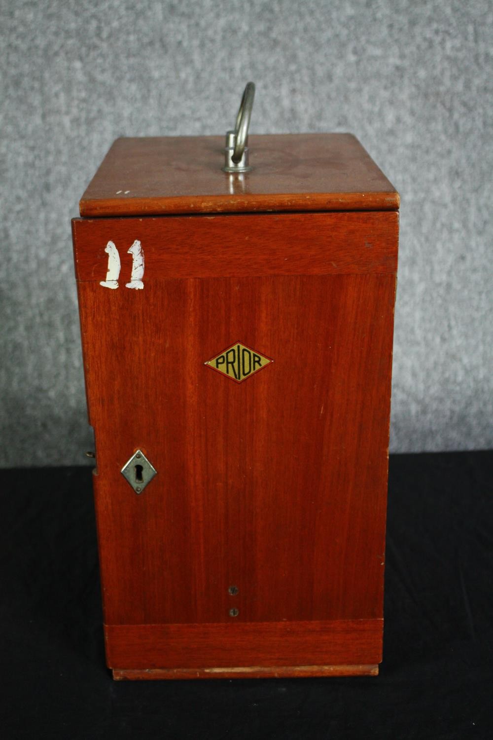 A WR Prior Microscope in a wooden travel case. Brass and black lacquered metal on a Y-shaped foot. - Image 2 of 8