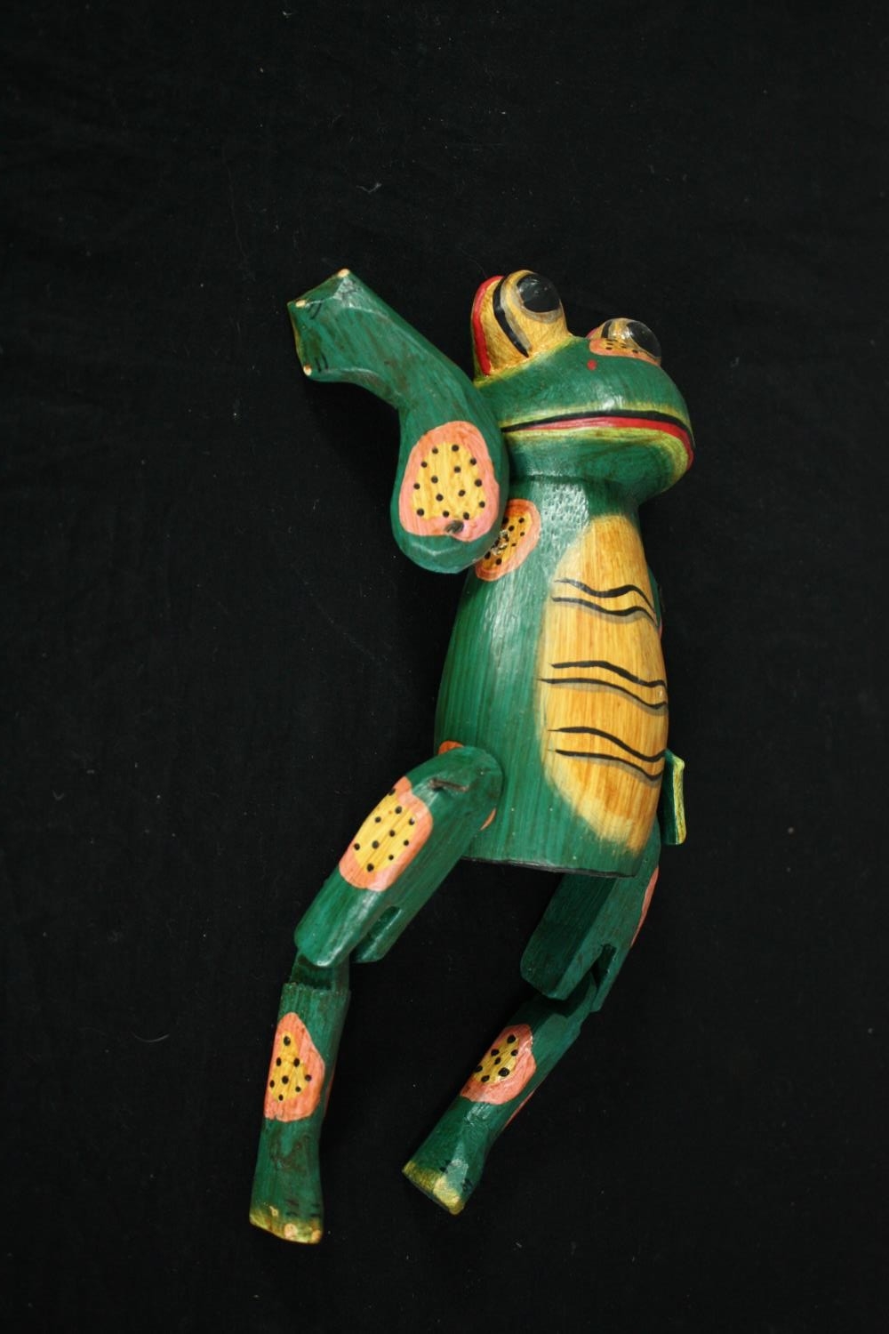 Four carved and hand painted frog puppets. H.36cm. (largest) - Image 4 of 4