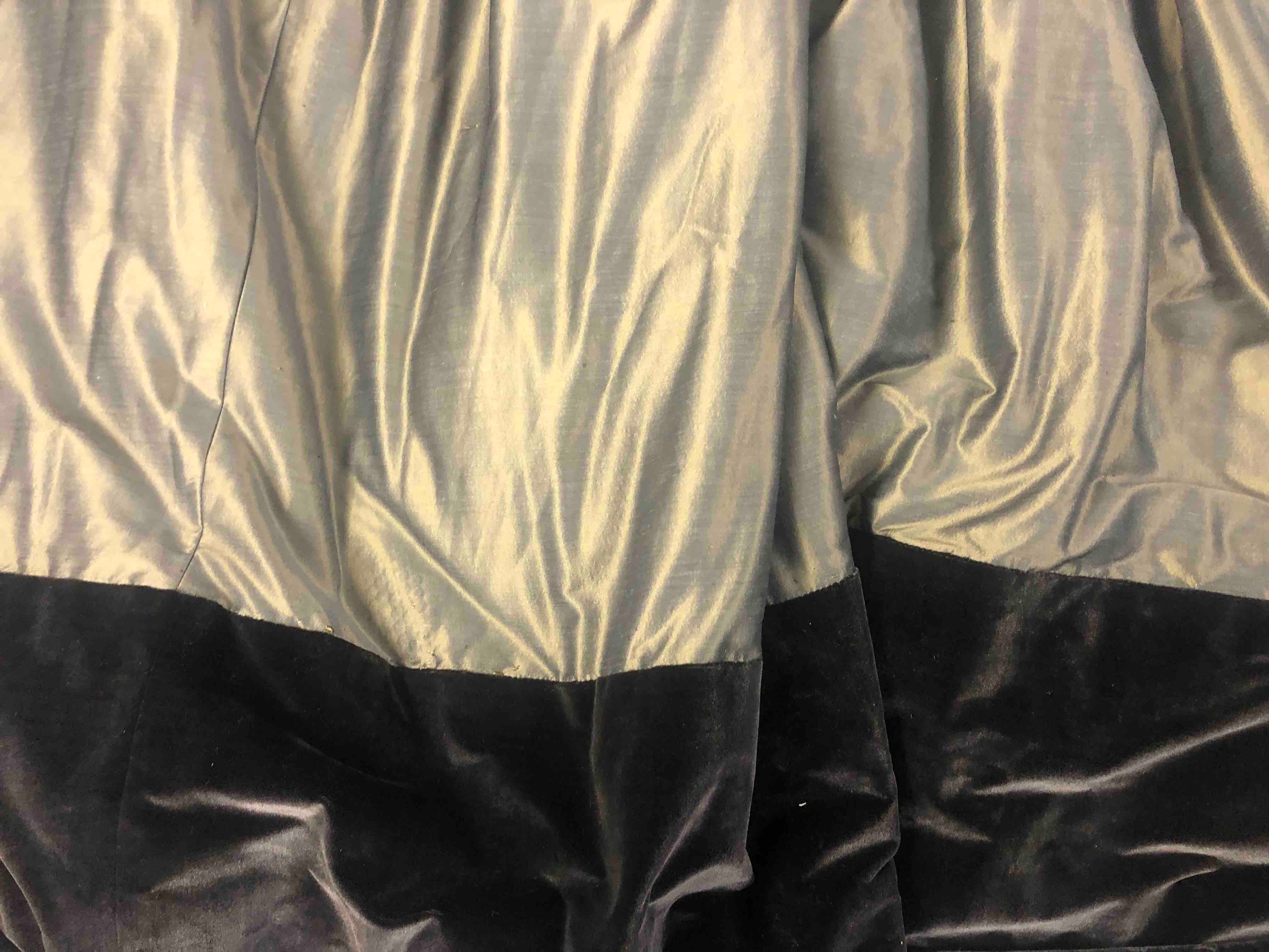 A pair of shot silk gold fully lined curtains with black silk velvet borders to the bottom. L.210 - Image 5 of 6