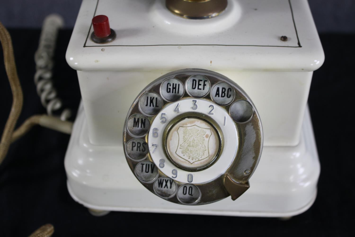 Expoga Denmark. A vintage Danish telephone. Made from Urea-formaldehyde an early plastic. H.29cm. - Image 5 of 6