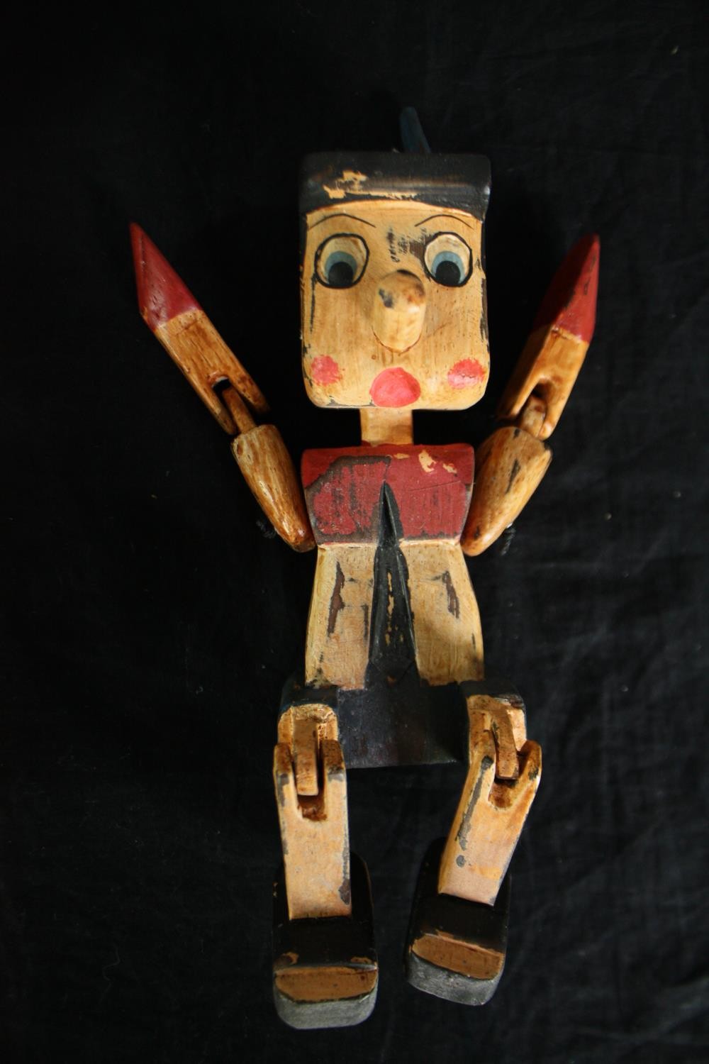 Four carved and hand painted Pinocchio puppets. H.30cm. (largest) - Image 2 of 5