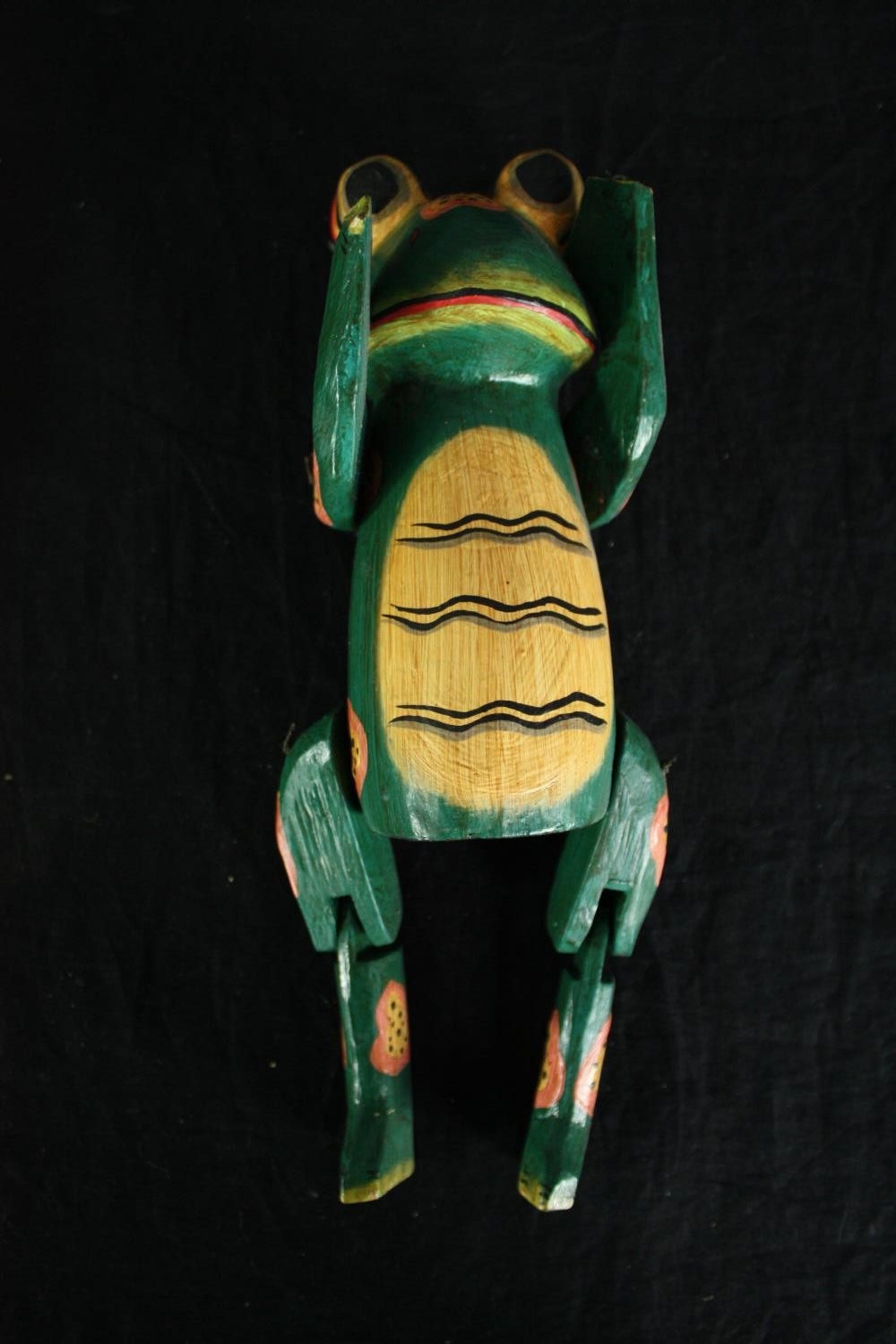 Four carved and hand painted frog puppets. H.36cm. (largest) - Image 2 of 4