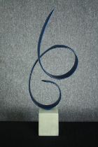 Abstract sculpture. Aluminium enamelled in blue on a ceramic plinth. H.73cm.