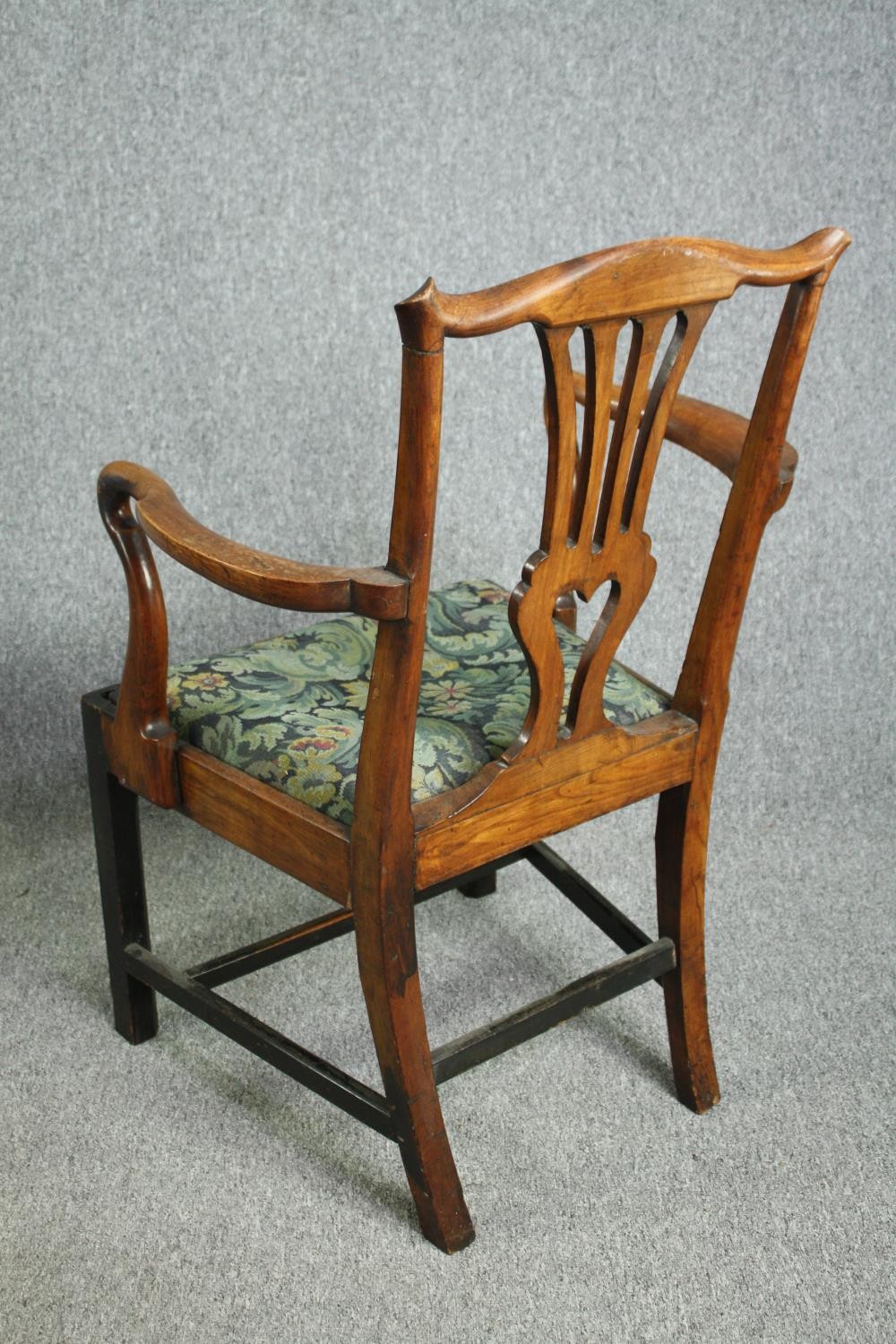 Carver armchairs, a near pair, Georgian oak and elm. - Image 7 of 9