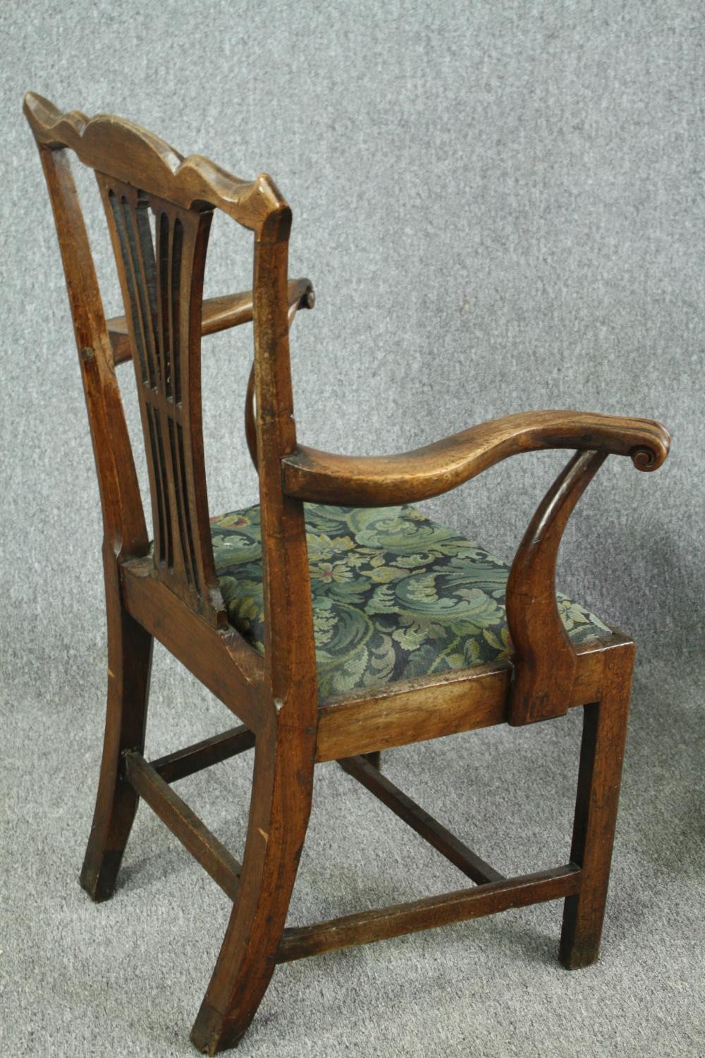 Carver armchairs, a near pair, Georgian oak and elm. - Image 4 of 9