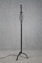 A metal floor lamp. H.148cm.