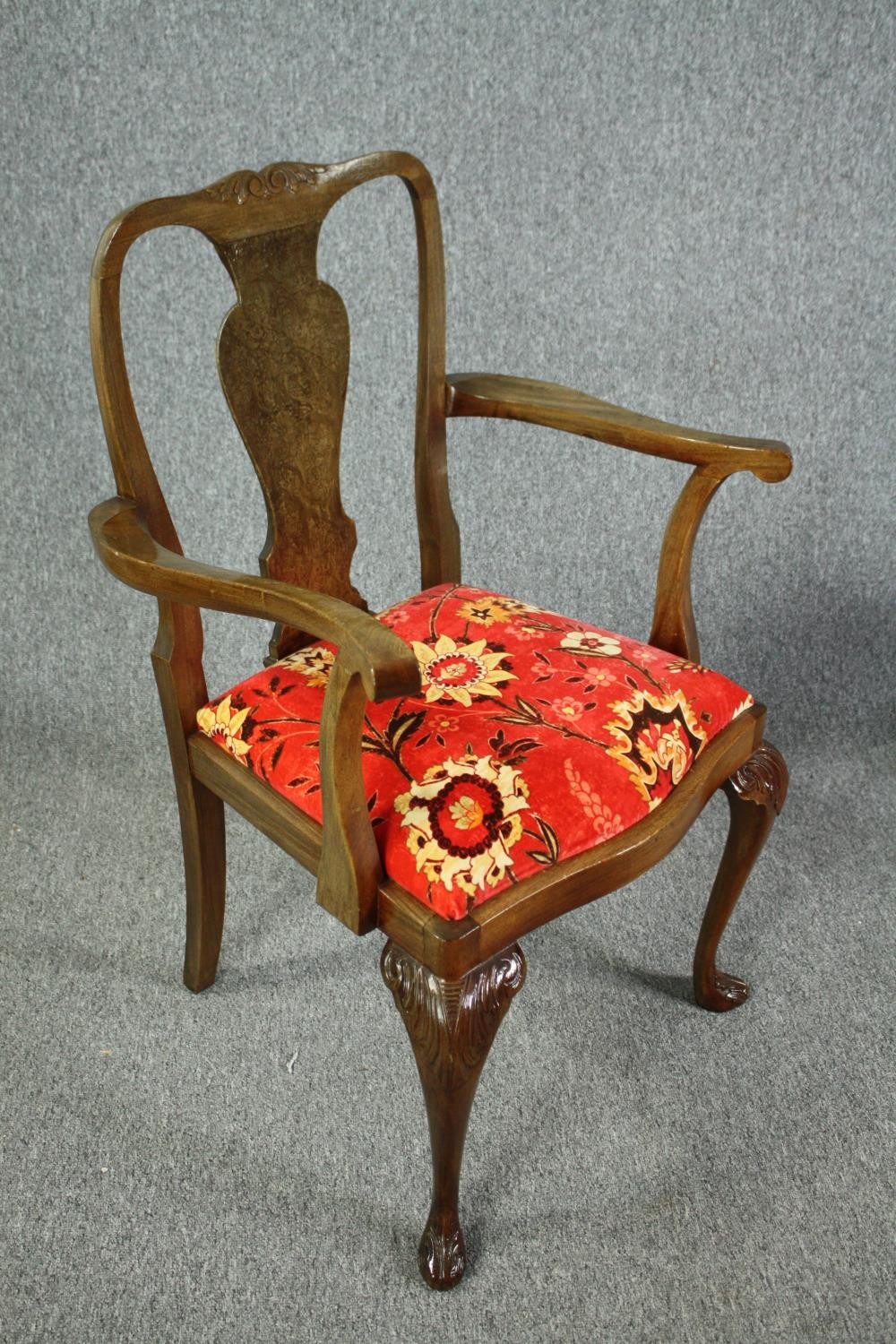 Dining chairs, a set of seven mid 20th century walnut Georgian style to include two carver - Image 6 of 7