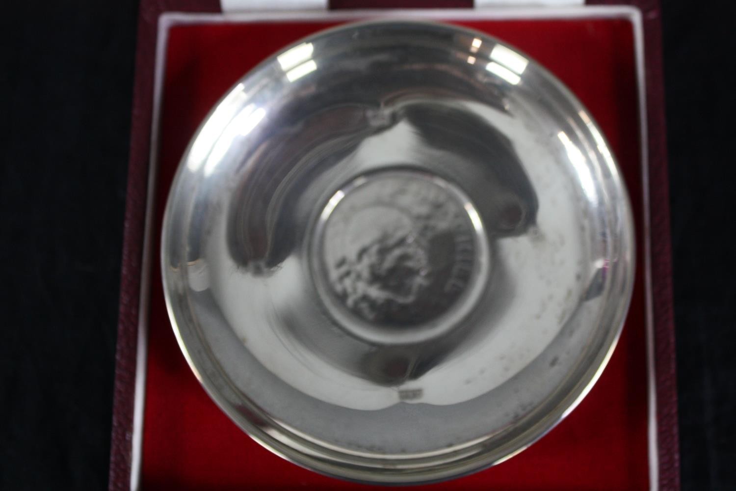 A boxed Churchill commemorative silver dish containing a Churchill crown coin, hallmarked for London - Image 3 of 5