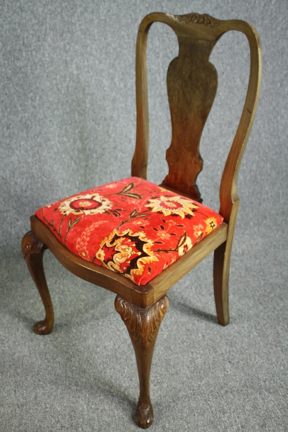 Dining chairs, a set of seven mid 20th century walnut Georgian style to include two carver - Image 4 of 7